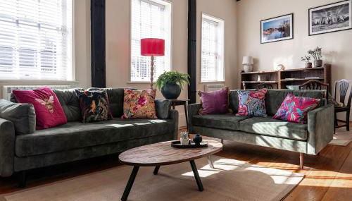 Stylish and Spacious 2-Bedroom Apartment, Tysoes Court, Tewkesbury Town Centre - Private Parking Included - Foto 2