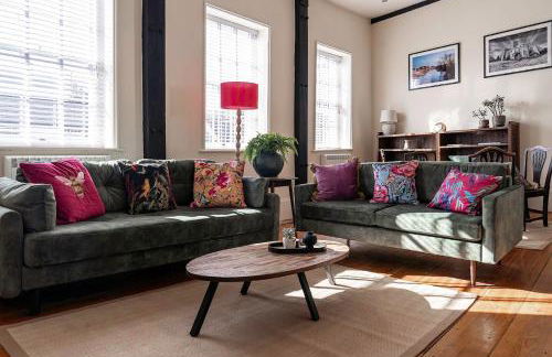 Stylish and Spacious 2-Bedroom Apartment, Tysoes Court, Tewkesbury Town Centre - Private Parking Included - Foto 2