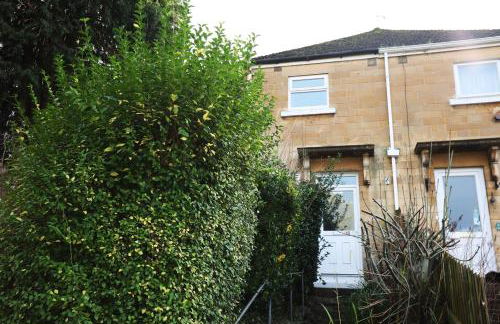 Highfield House by N and N Stays, Perfect for Contractor and Corporate Stays 2 Bed House with Free on street Parking - Photo 25