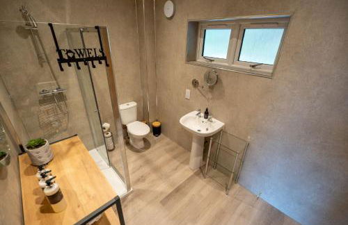 The Swallows Nest - Photo 14