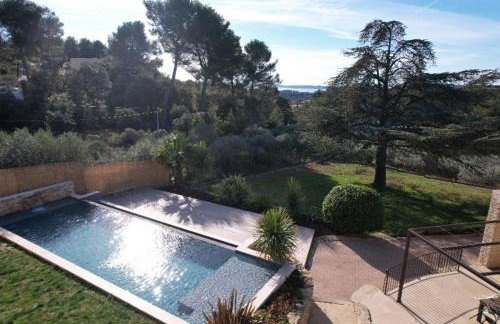 Slpendid villa with heated pool and Jacuzzi for 12 people in Saint-chamas - Foto 7