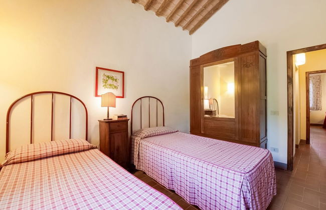 Rustic Farmhouse in Terricciola - Foto 2