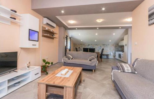 6 Bedroom Lovely Home In Ceranje Gornje - Foto 19