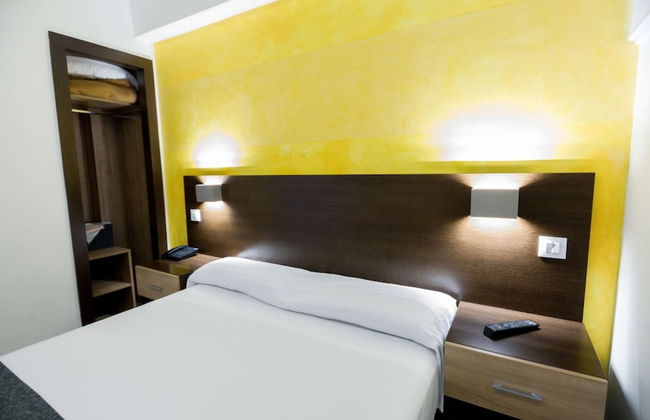 Apartamentos Recoletos - Photo 25