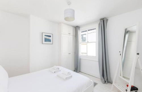 Central quiet cottage Walk to shops, bars & beach - Foto 14