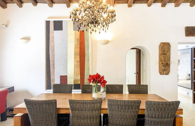 Traditional Villa With Garden - Photo 28