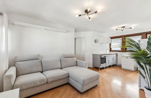 CREW BEDS - APARTMENT in Gifhorn - For 4 People - 50m2, 1x Bedroom, 4x Single Bed, Free Coffee, WiFi & Parking - 24h CHECK IN #GF01 - Foto 11