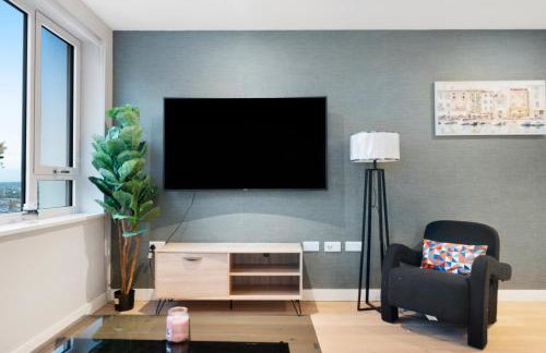 Modern 2 Bed Heart of Elephant Castle - Photo 1