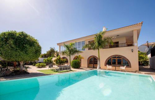 Private Villa with three separate apartments - Foto 9