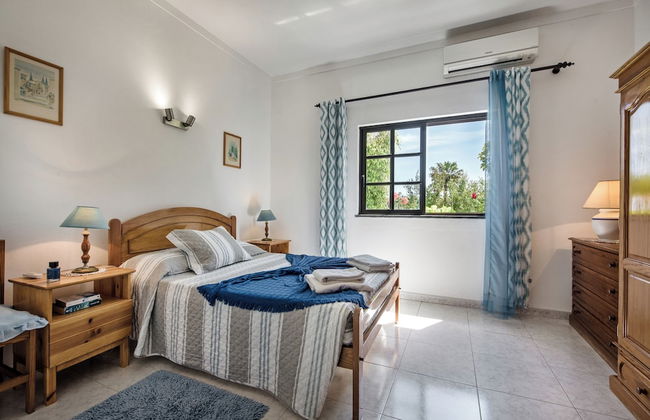 Villa V3 With Private Pool and air Conditioning and Free Wifi Internet - Photo 3