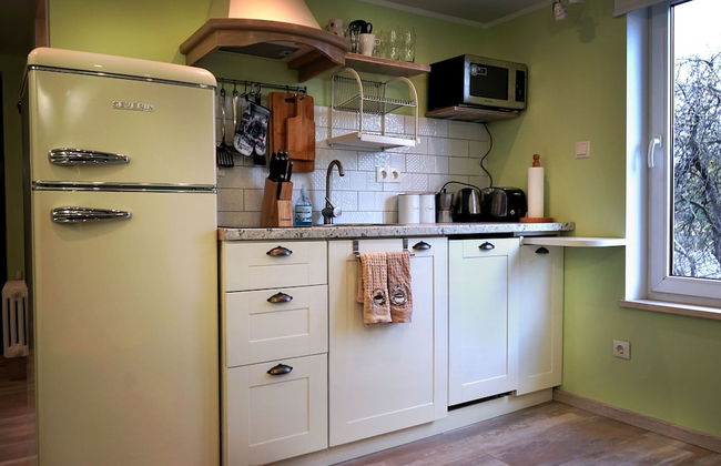 Prime 2Br Apt Next to Train Station - Foto 1