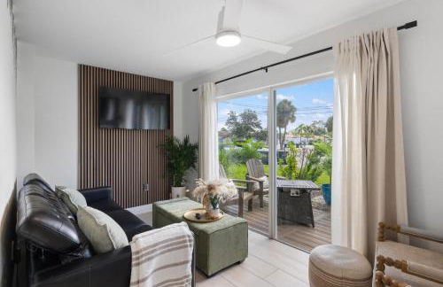 Heat of Siesta Village Walk to Beach w heated Pool - Foto 1