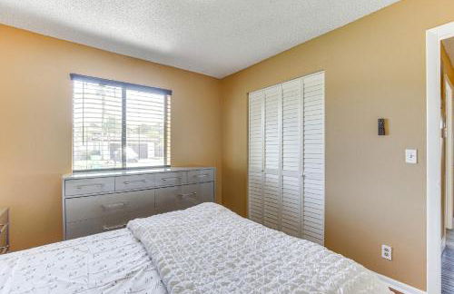 Near Beaches Pet-Friendly Sunrise Escape with Patio - Foto 15