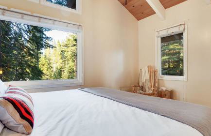 Hot Tub Sauna Game Room Modern 5BDR Family Cabin Homewood by AvantStay - Foto 14