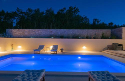 Unique Villa Pietra with heated private pool - Foto 50