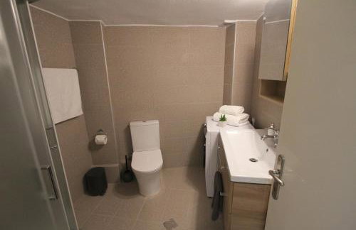 Newly Renovated Central 2 Bedroom Apartment in Kozani - Foto 5