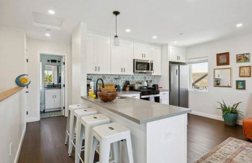 Entire Private Home with 3 Bedrooms 3 Bathrooms, Balcony Views, 10-mins to San Diego Gaslamp, Downtown, Available Now - Foto 23