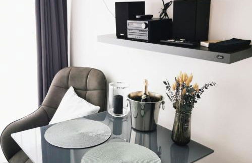 HH 05 by ROCKCHAIR - SUPERHOST Status - Modernes Apartment mit sonnigem Balkon & premium Boxspringbetten in Winterhude - Hamburg Top Geheimtipp - Foto 24