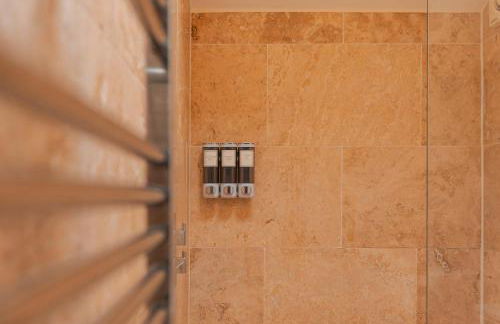 Bridge Apartment - Photo 13