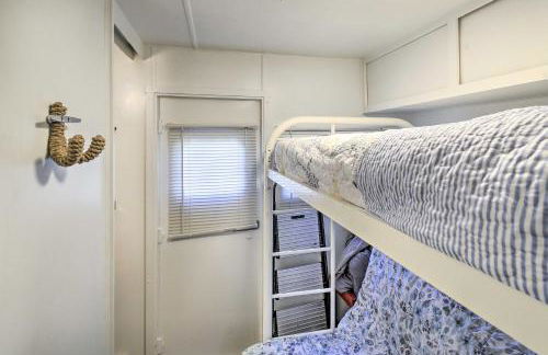 Coastal PNW Gem with Hot Tub - Walk to Beach! - Foto 11