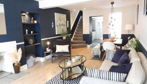 Aubrey Cottage - Photo 1