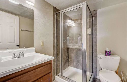 Crestpoint Court Family Multi-Level Near UCCS & BBQ - Foto 42