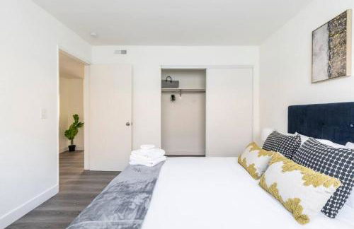 City Retreat Minutes to DT - Foto 39