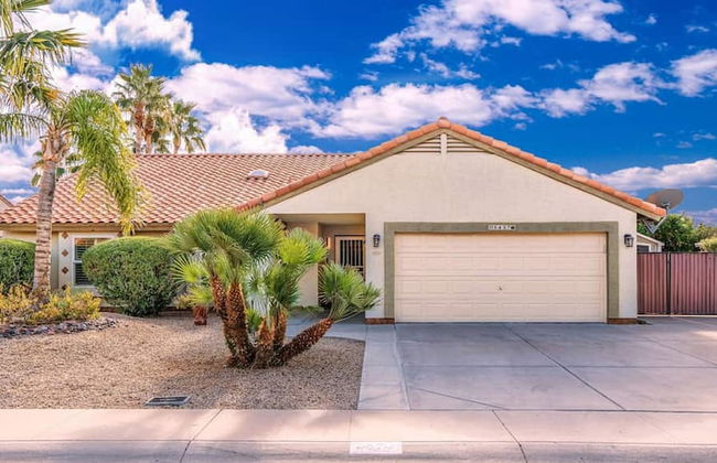 New Listing! Stylish 4 Bdrm W/pool and Game Room - Foto 36