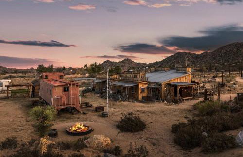 The Outlaw By The Cohost Company - Foto 13