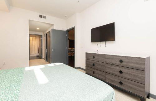 Lovely 3BR Apt With Balcony And Rooftop Pool Plus Views - Foto 33