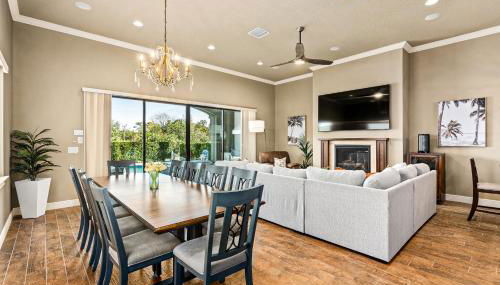 Luxury Resort Family Home Professionally Furnished Ultra Comfortable beds Epic Mario Game Room Themed Bedrooms Heated Pool and Spa Outdoor Grill Golf Course View - Foto 2