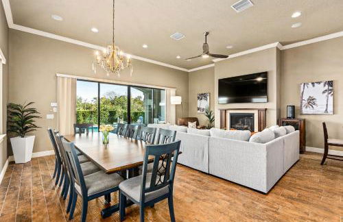 Luxury Resort Family Home Professionally Furnished Ultra Comfortable beds Epic Mario Game Room Themed Bedrooms Heated Pool and Spa Outdoor Grill Golf Course View - Foto 2