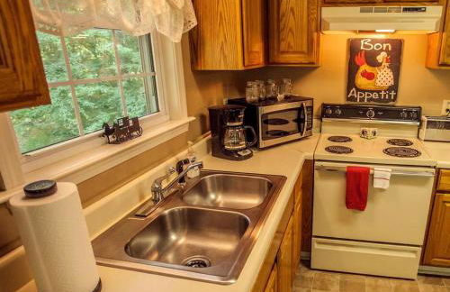 Fully Furnished Camping Cabin near Cherokee National Forest - Foto 35