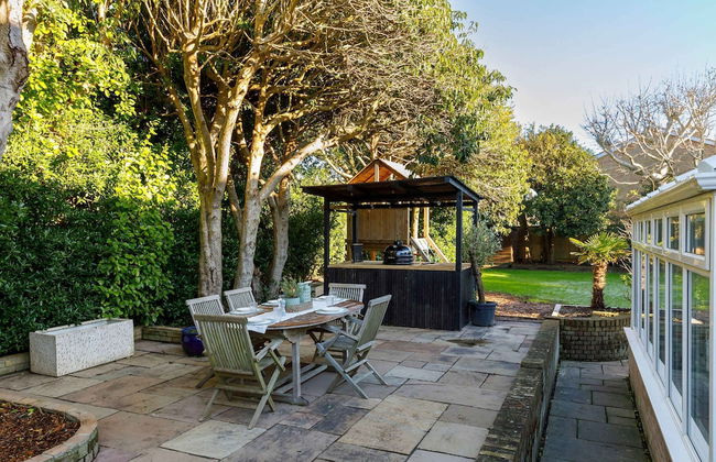 Stylish 4 Bed Home Close to Beach - Foto 43