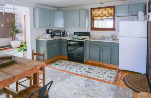 Bohemian Compound with Hot Tub - Foto 18