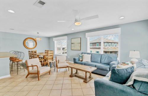 3BR Condo Gulf Views with Pool, Boat Launch and Dock - Photo 2