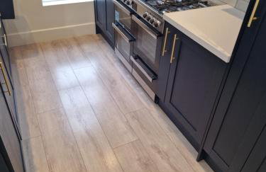 Modern 5 bedroom house with parking, London - Foto 32