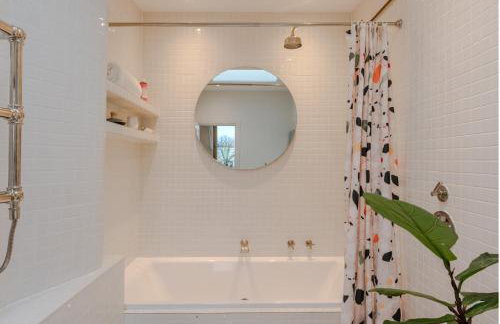 Beautiful 2 Bedroom Roof Top Apartment - Foto 7