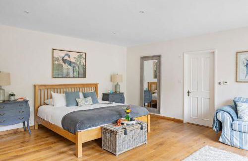 Rocket House - Large family home perched above the river - Foto 19