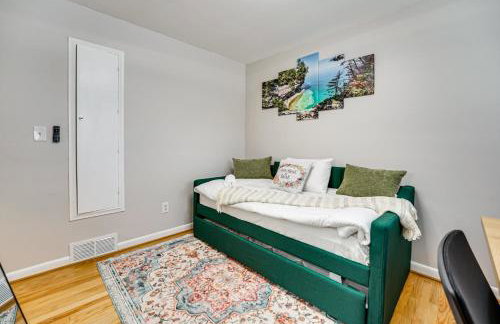 Fire Pit and Yard Family Home in Farmington Hills! - Foto 22