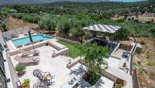 Pavlina Villa , a hidden gem with heated pool and ping pong! - Foto 3, sunbed