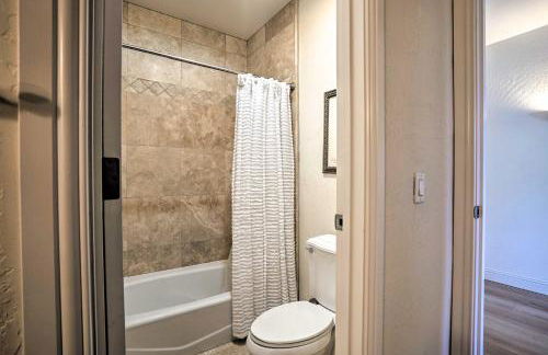 Luxe Getaway with Riverfront Views in Grants Pass! - Foto 14