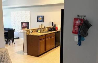 Debbie's 3-Bedroom Apartment in a duplex - Foto 10