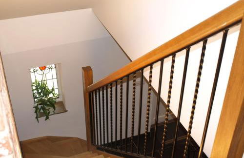 New Bury Cottage near Goodwood - Photo 13