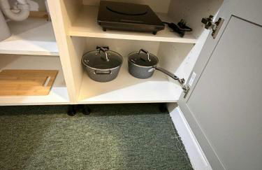 Budget Studio - Central Gosport with Free Parking - Photo 6