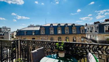 Paris rooftop retreat with sunny balcony - Foto 5