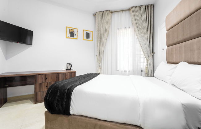 The Azaria Hotel & Apartment - Photo 66