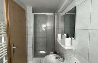 Einzelzimmer mit privatem Bad nähe Ulmer Donautal - ideal für Geschäftsreisen - Foto 14