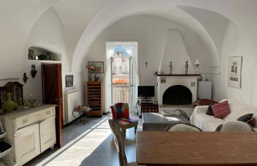 Casa Venezia in Airole, Liguria, Italy - Foto 1