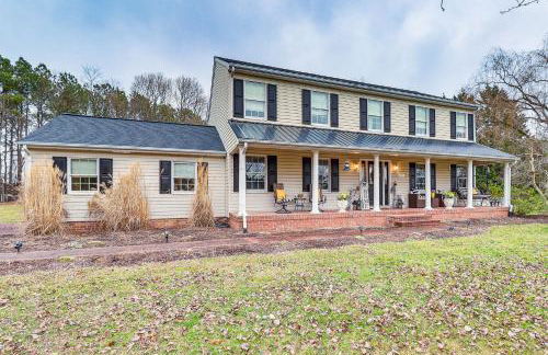 Spacious Trappe Getaway with Outdoor Pool and Gazebo! - Foto 1